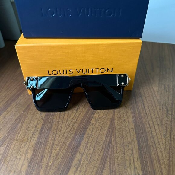 Louis Vuitton Black Sunglasses with Gold Accents - Picture 5 of 5